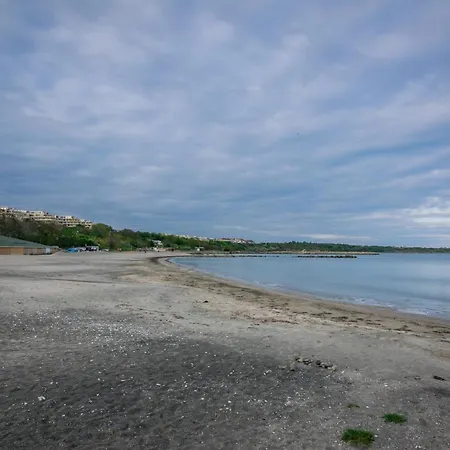 Cozy One-bedroom In Night Breeze * Burgas