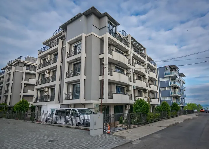 Cozy One-bedroom In Night Breeze * Burgas